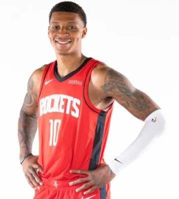 开云团队-祝你23岁生日快乐！NBA官方分享贾巴里-史密斯的个人照片